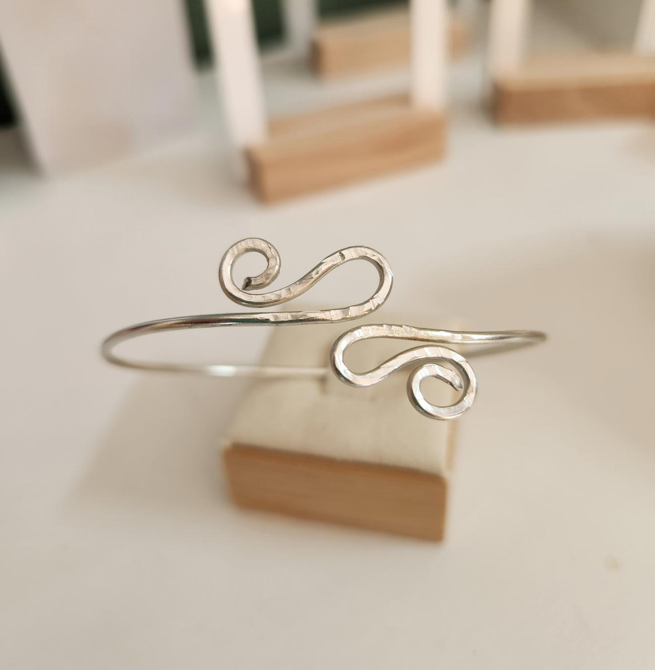 Bracelet Circonvolutions - Aluminium martelé