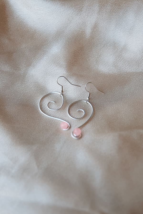 Boucles d'oreilles Rosy - Argent, Aluminium et Quartz rose