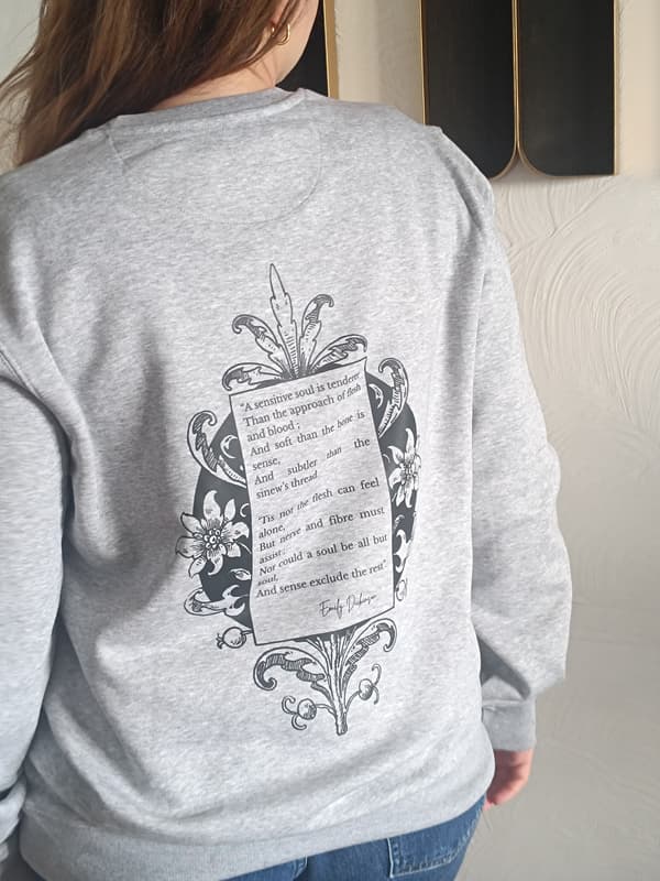 Image front Sweat littéraire Emily Dickinson – A sensitive soul is tenderer