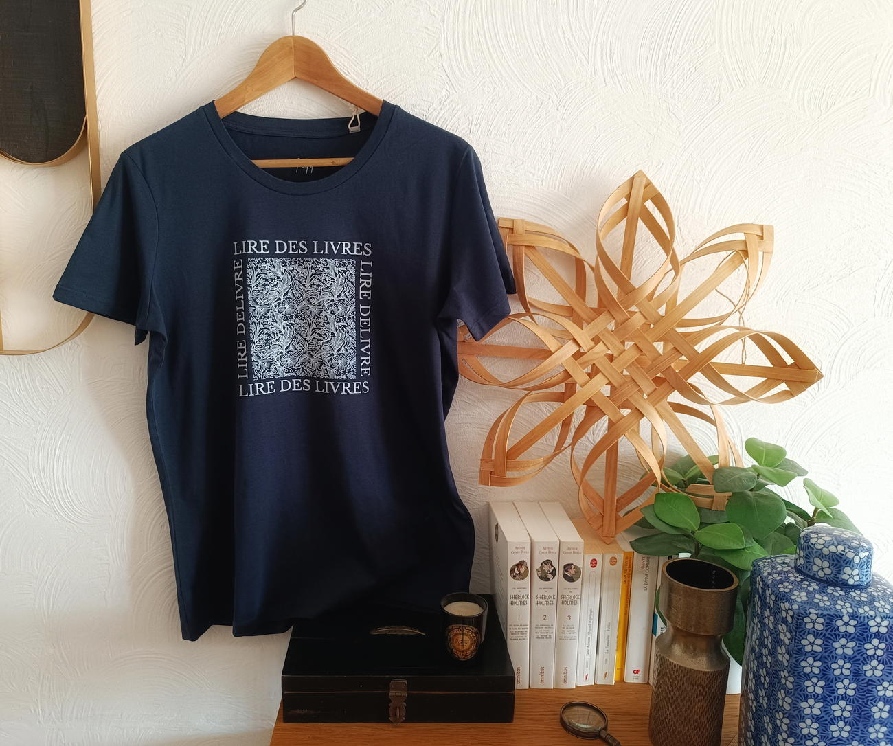 Image front T-shirt "Lire des livres, Lire délivre" 