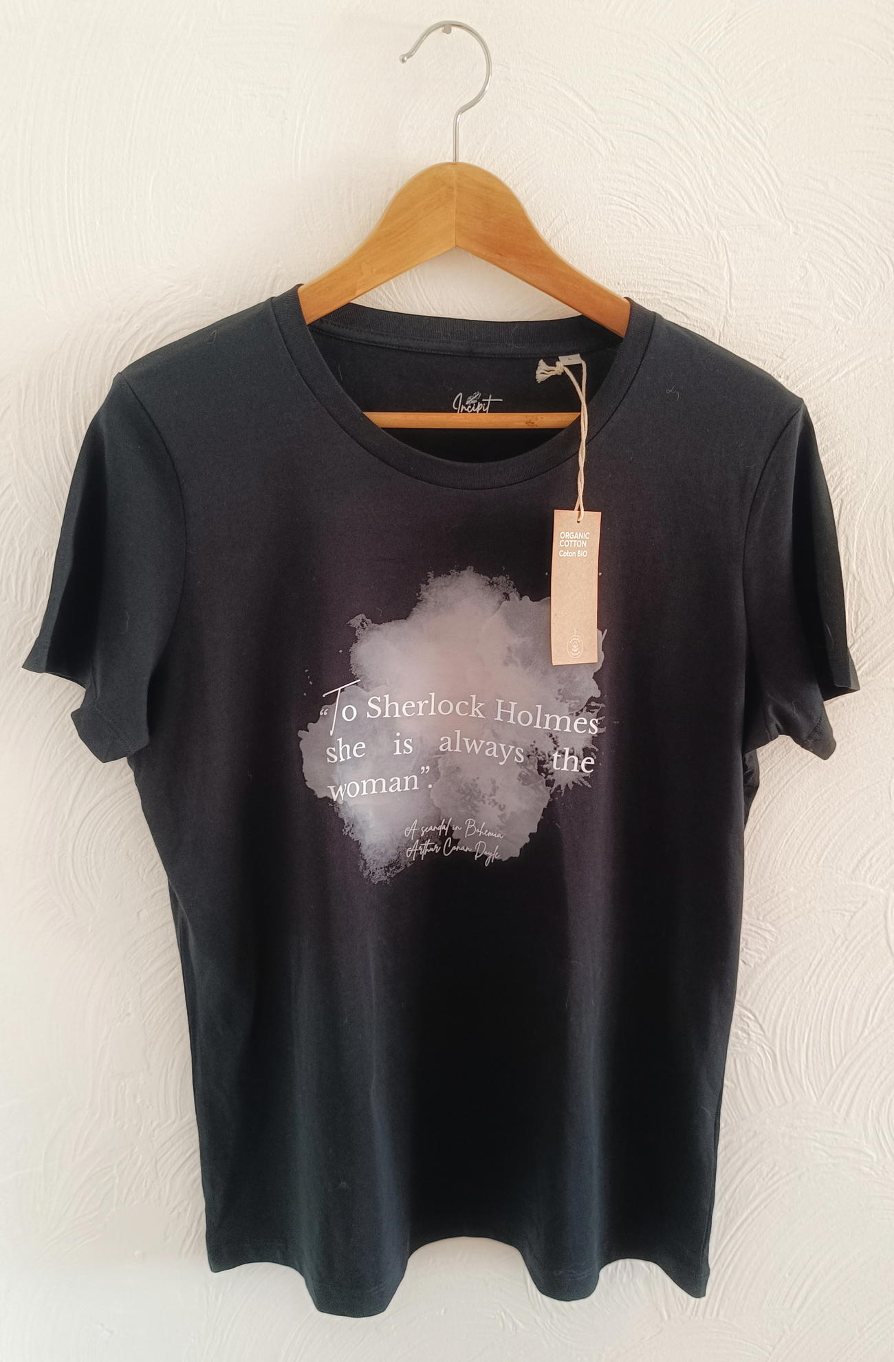 Image front T-shirt Sherlock Holmes - “To Sherlock Holmes she is always the woman” Arthur Conan Doyle