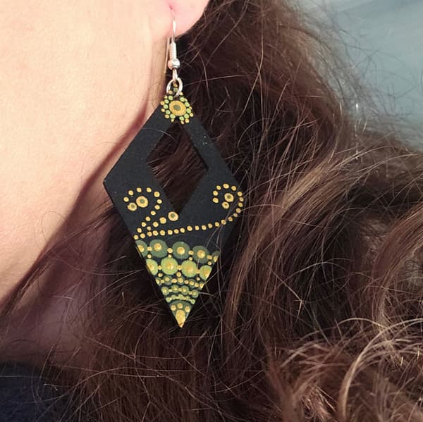 Boucles d'oreilles losange dot painting  tons vert/doré - Image