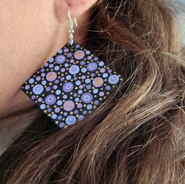 Boucles d'Oreilles Carrées Dot Art Lilas/doré - Image