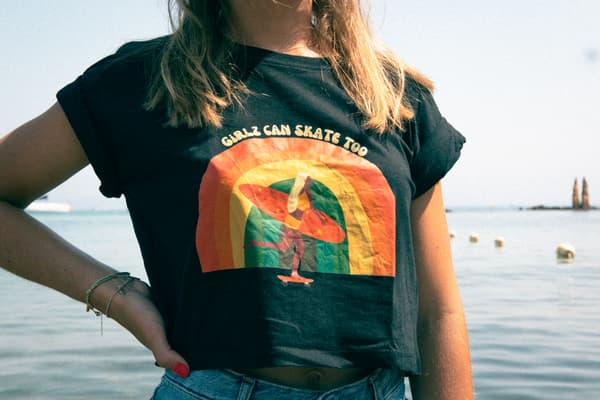 Image front Crop top ~ girls skate noir