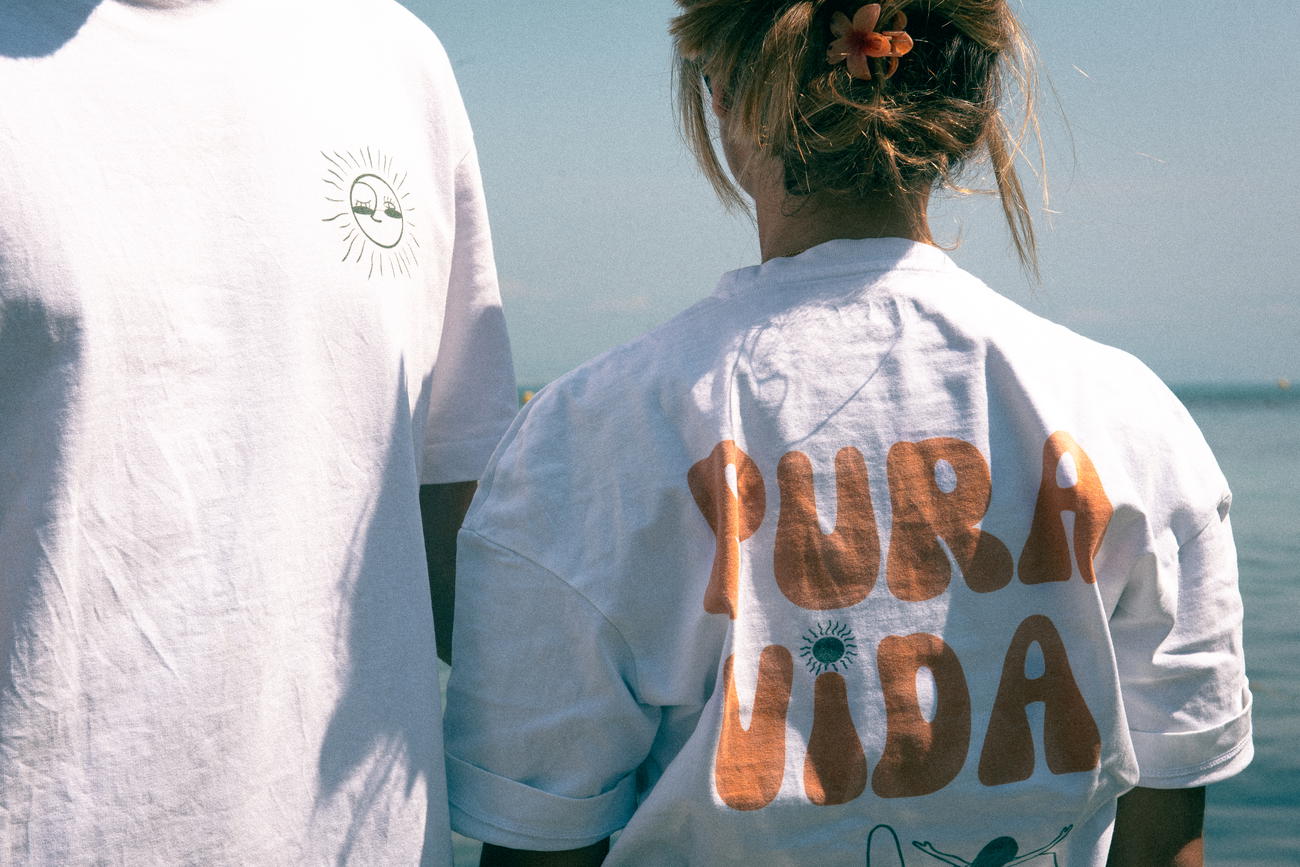 Image front T-shirt oversize ~ Pura vida orange