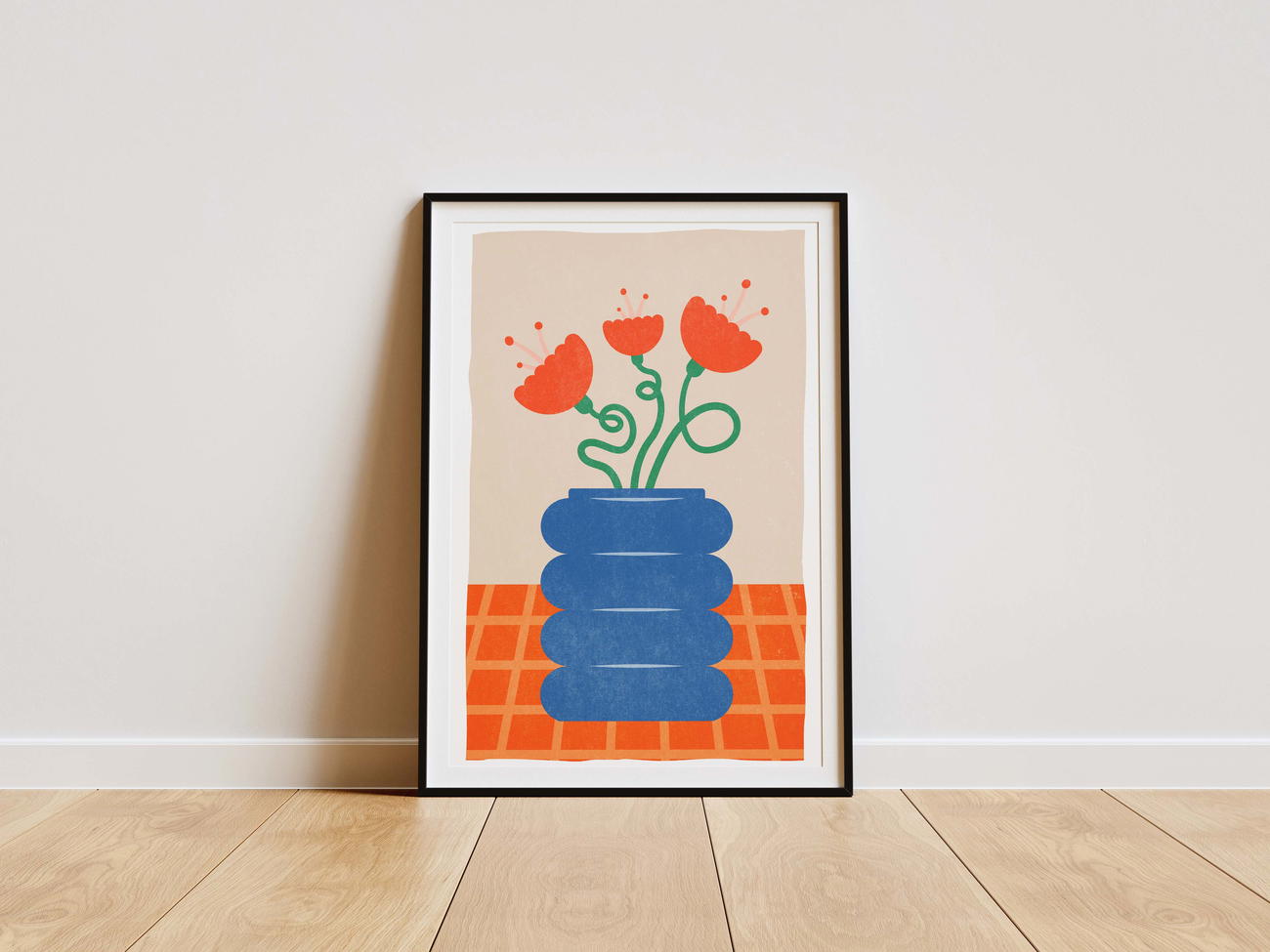 Image front Fleurs oranges dans vase bleu design