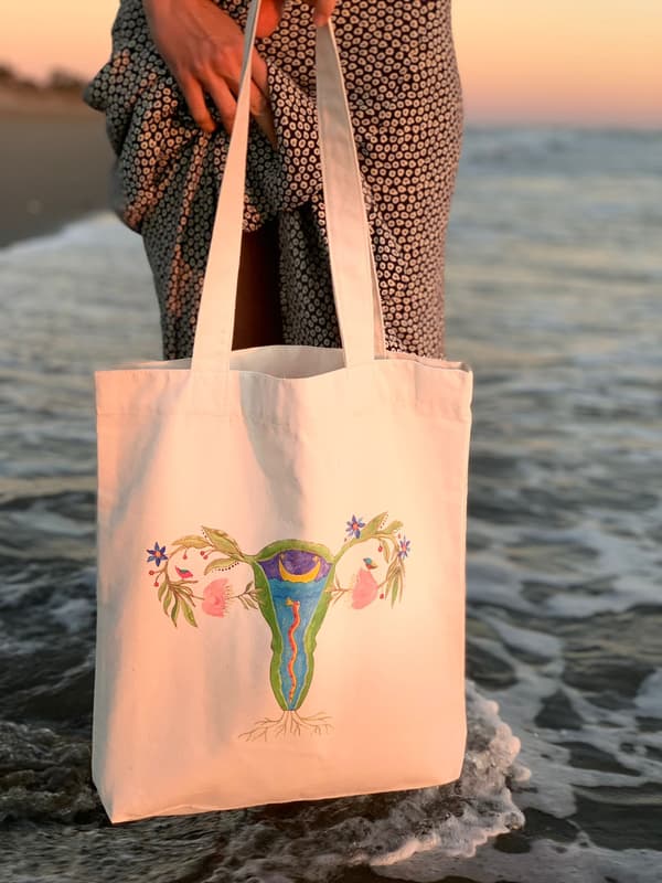 Image front Uterus heavy totebag