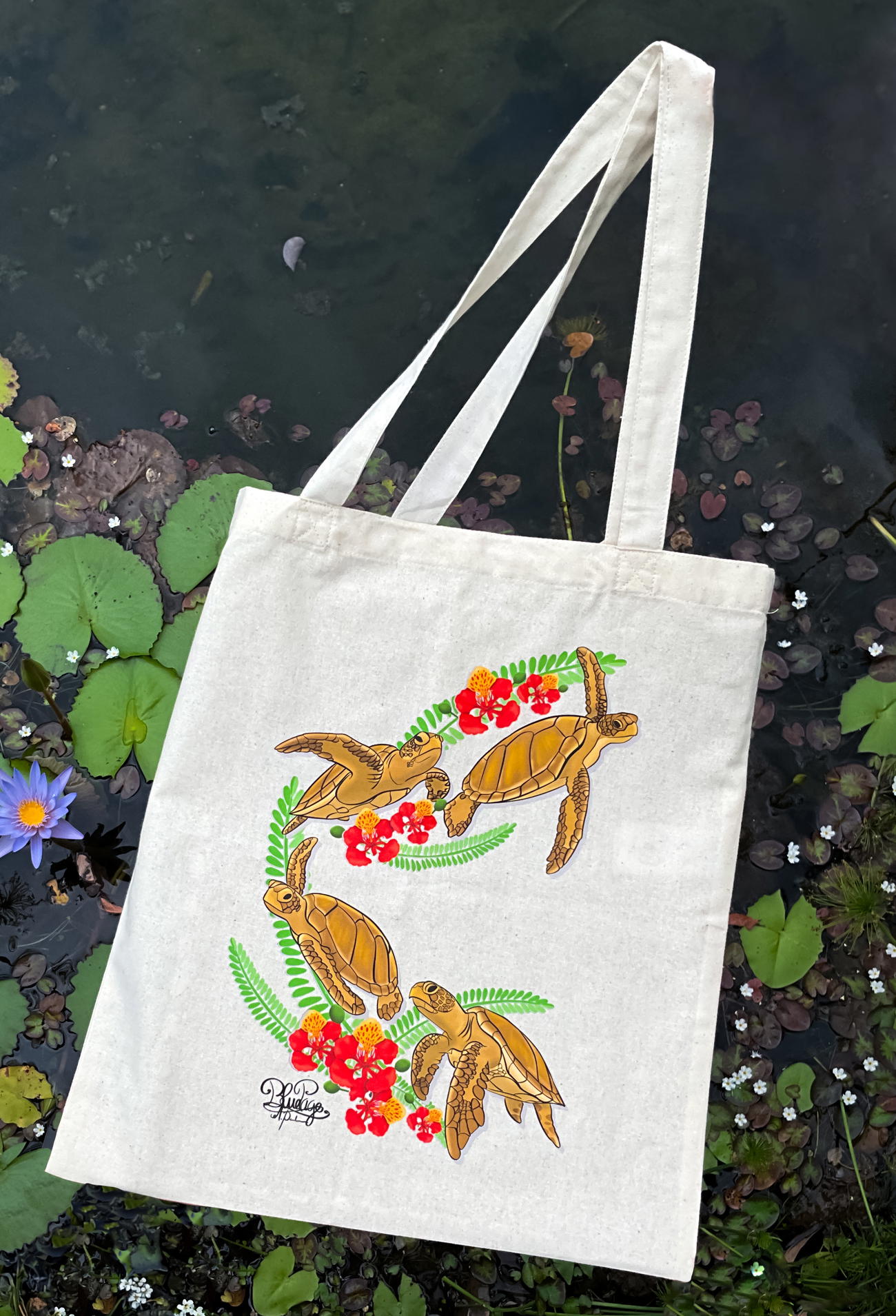 Image front Totebag léger- tortue verte et fleur de flamboyant 