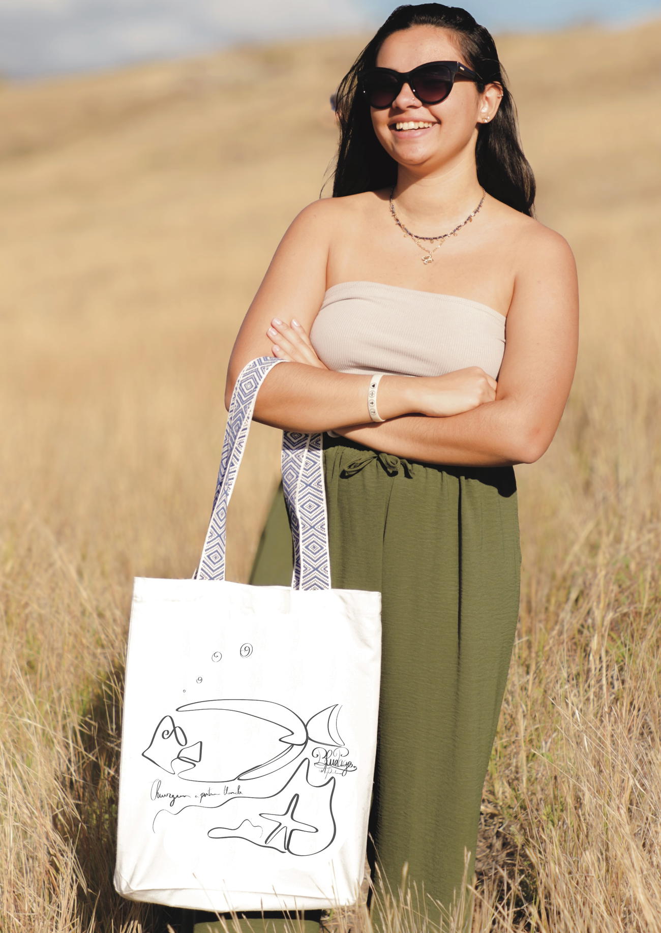 Image back Tote bag ethnique chirurgiens à poitrine blanche 