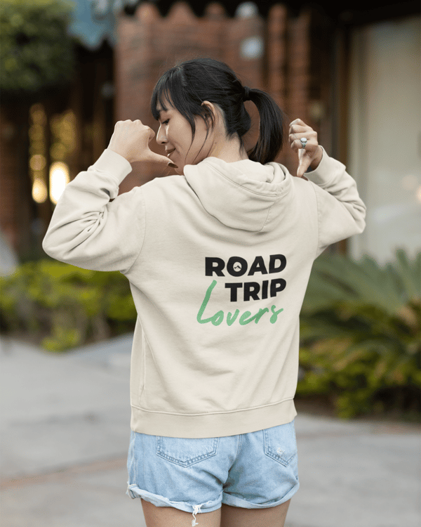 Image front ROAD TRIP LOVERS VERT - Sweat à capuche ivoire zippé