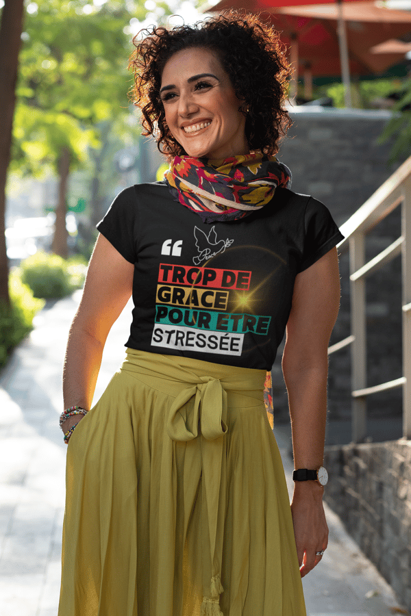 Femme T-shirt chretien classique Trop de grâce pour être stresséee