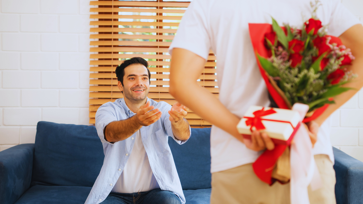 Idée cadeau gay : des objets queer, drôles ou sexy à offrir (ou à s’offrir)