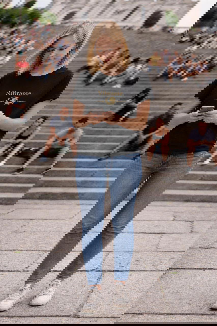 Image back T-shirt femme biologique manches à revers Vibrante